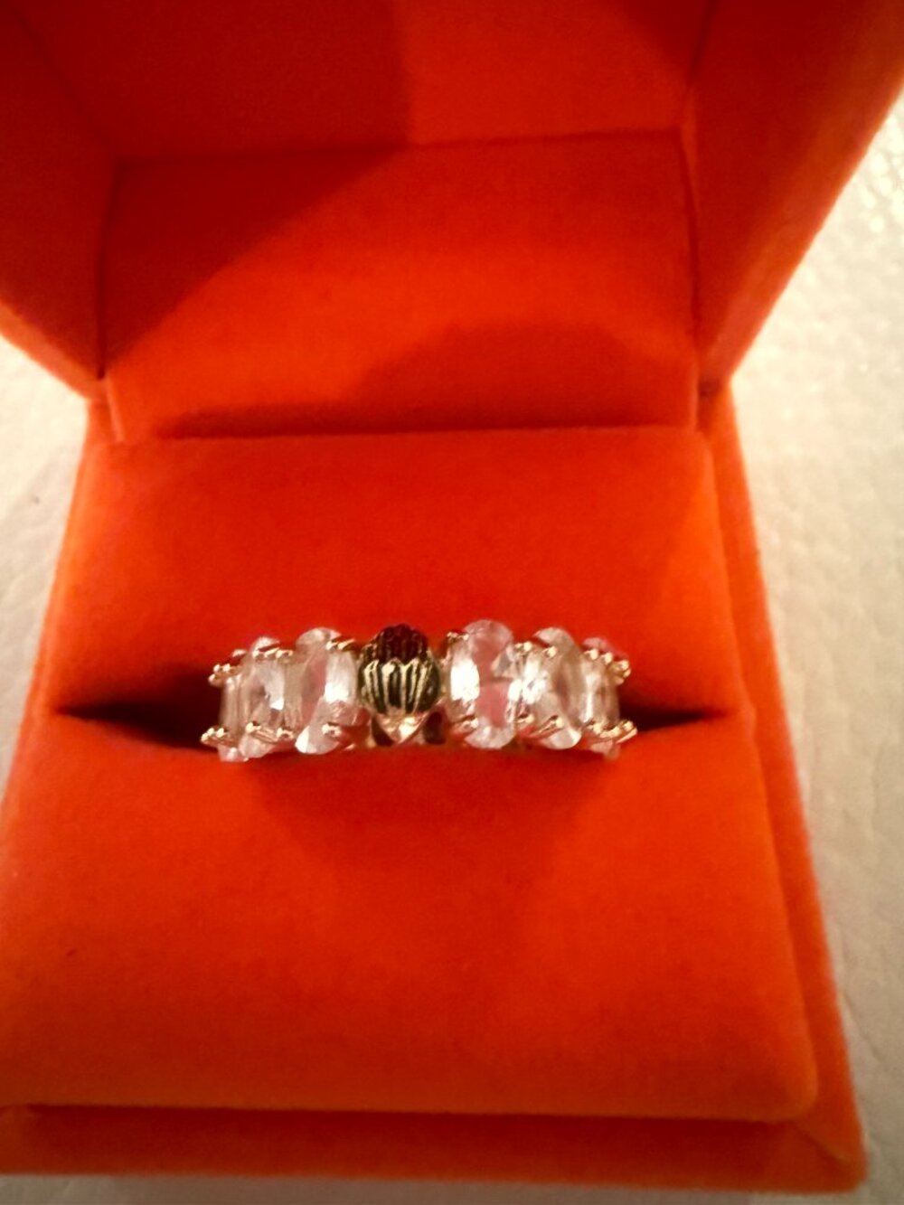 New in box Kurt Geiger Eagle Clear And Gold Eternity Ring Size 7 - Picture 2 of 7